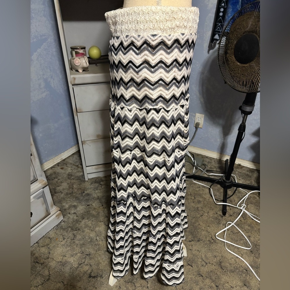 Lapis Black and White Chevron Maxi Skirt crochet tiered xl - Picture 9 of 13